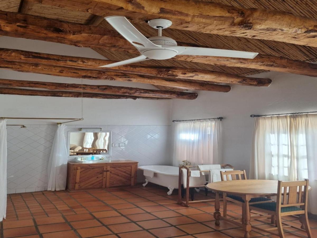 Red Mountain Ridge Karoo Oasis And Guest Farm Appartement Buffelskloof Buitenkant foto